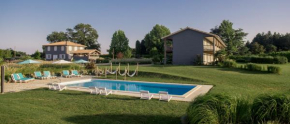 Отель Hotel Lodge La Petite Couronne  Сен-Крик-Шалос